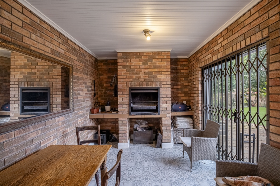 5 Bedroom Property for Sale in Summerstrand Eastern Cape